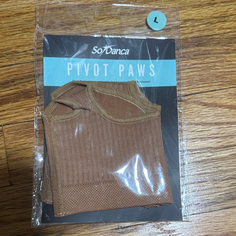 So Danca Pivot Paws Foot Undeez - Brown